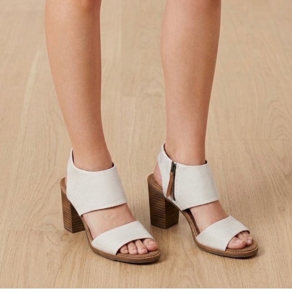 TOMS Women's White Canvas Heeled Sandals Size 8.5 Chunky Block Heel Zip Up Shoes